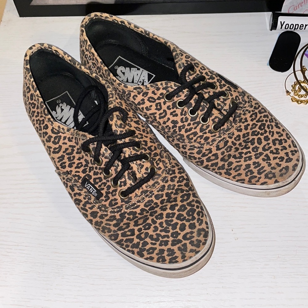 VANS cheetah low top lace up sneaker slip on
